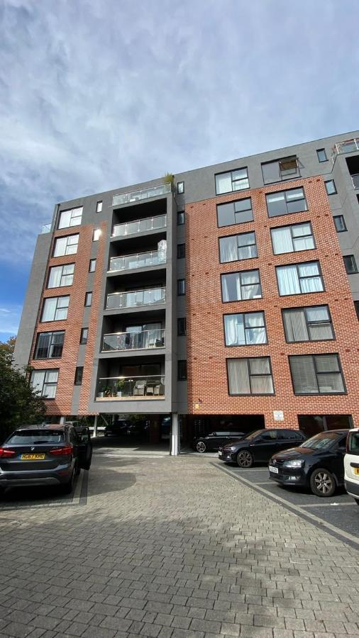 Modern Central Flat With Balcony & Free Parking On-Site Bournemouth Exteriör bild
