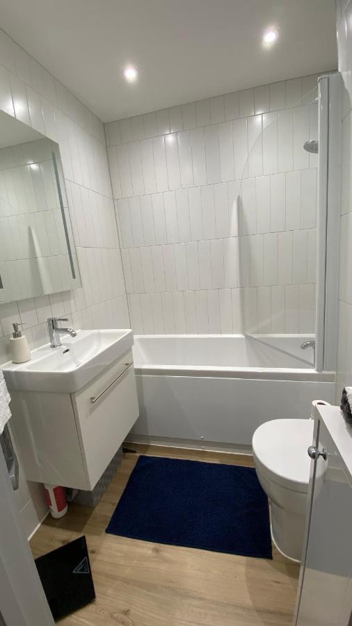 Modern Central Flat With Balcony & Free Parking On-Site Bournemouth Exteriör bild