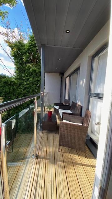 Modern Central Flat With Balcony & Free Parking On-Site Bournemouth Exteriör bild