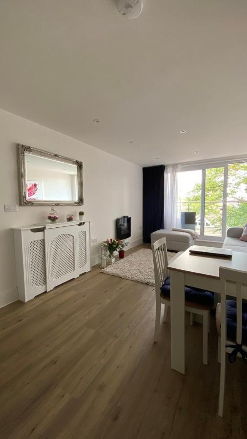 Modern Central Flat With Balcony & Free Parking On-Site Bournemouth Exteriör bild